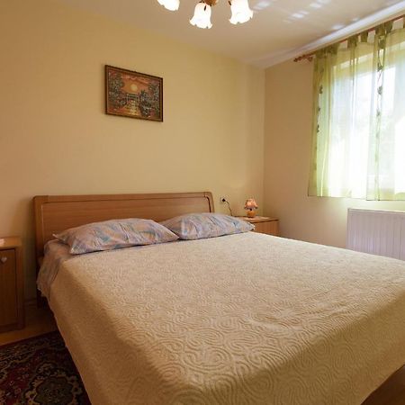 Apartments Nedeljka Малинска Экстерьер фото