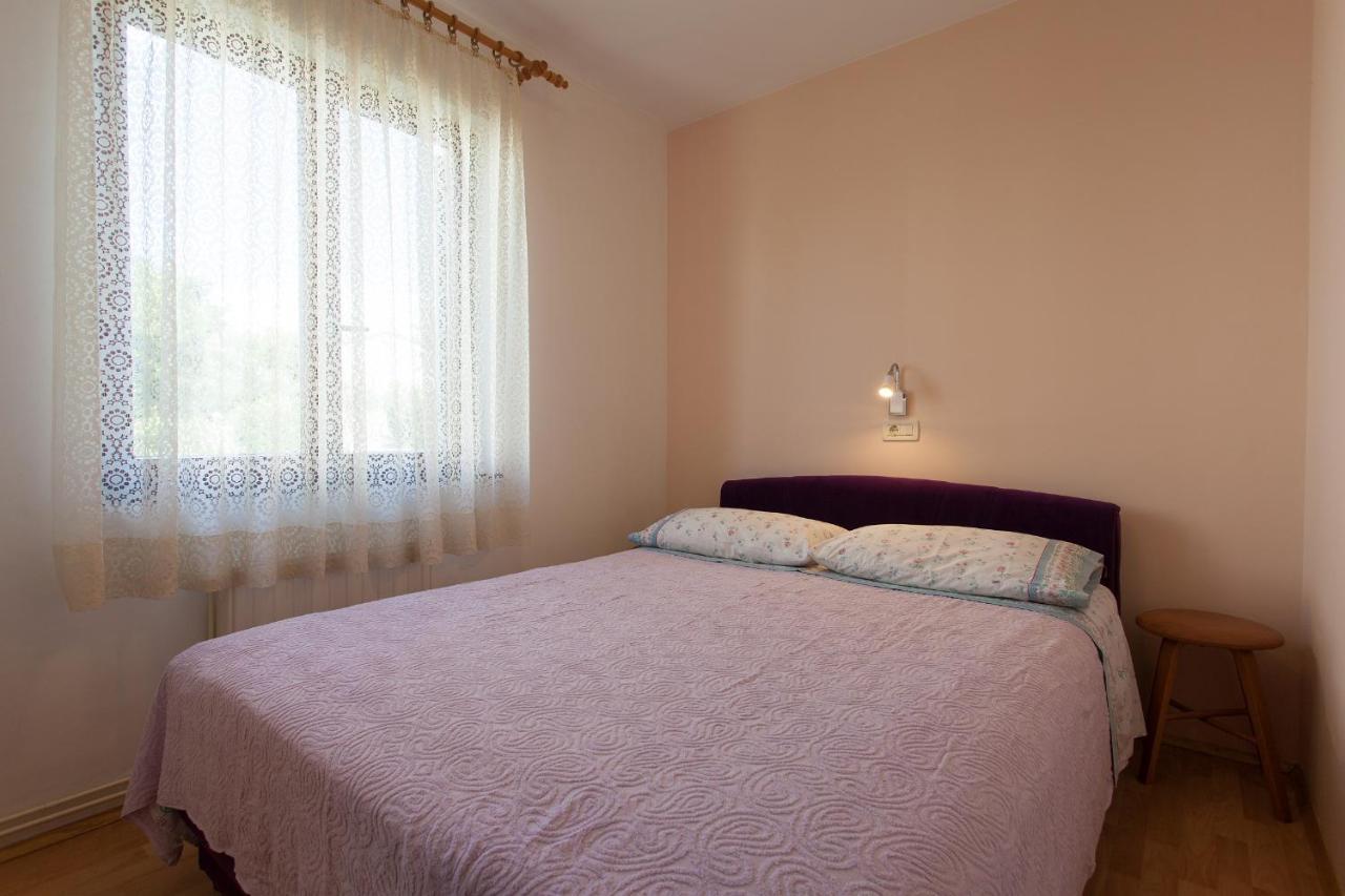 Apartments Nedeljka Малинска Экстерьер фото