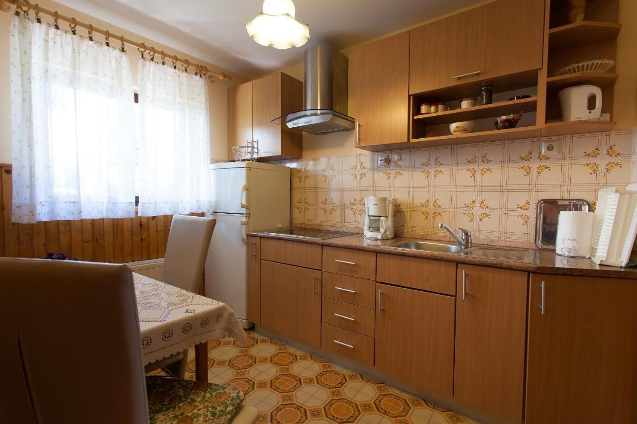 Apartments Nedeljka Малинска Экстерьер фото
