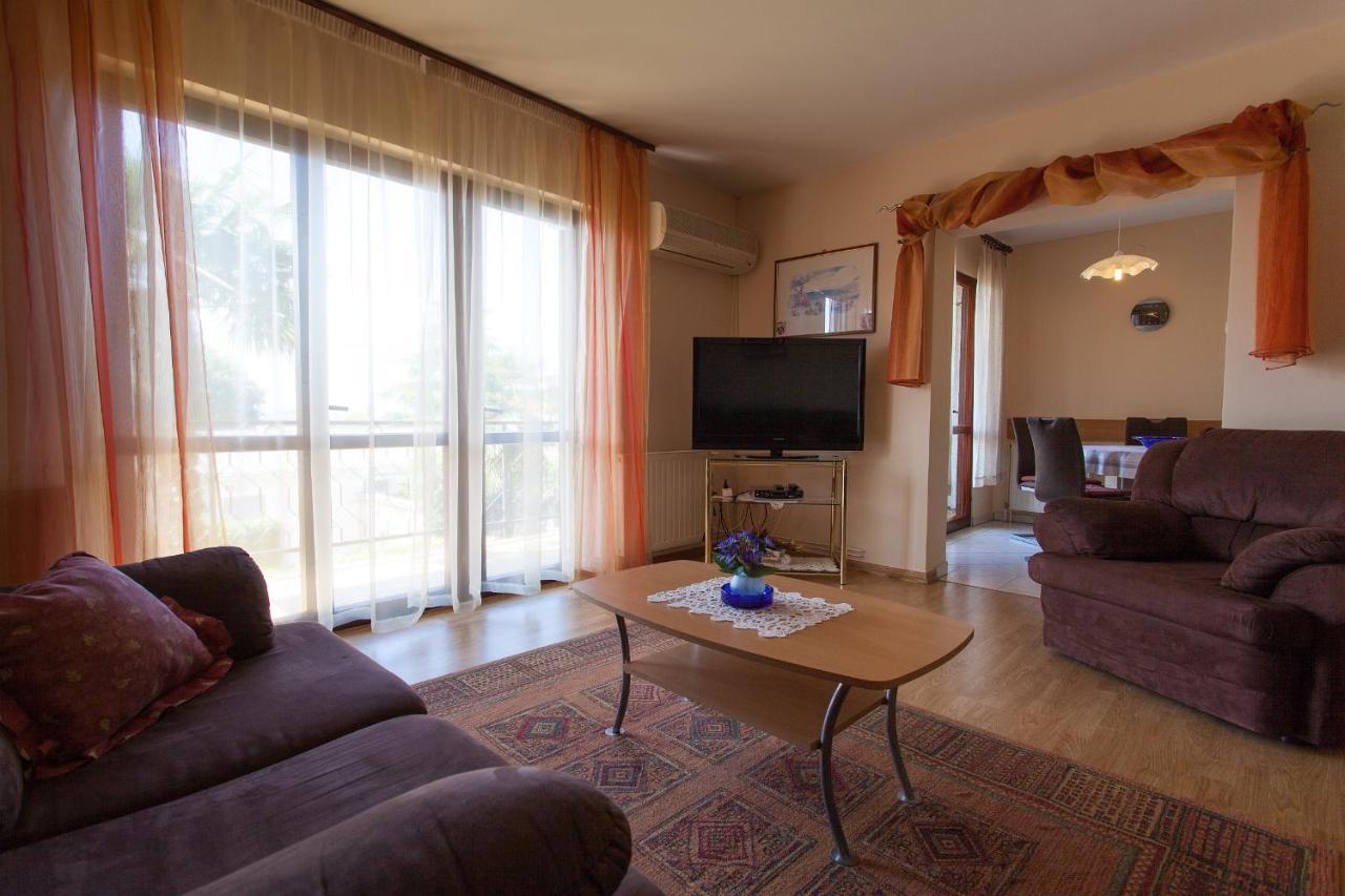 Apartments Nedeljka Малинска Экстерьер фото