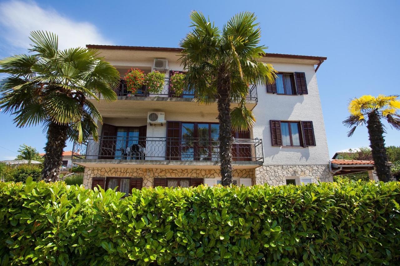 Apartments Nedeljka Малинска Экстерьер фото