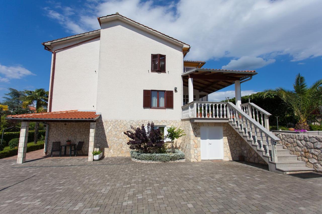 Apartments Nedeljka Малинска Экстерьер фото