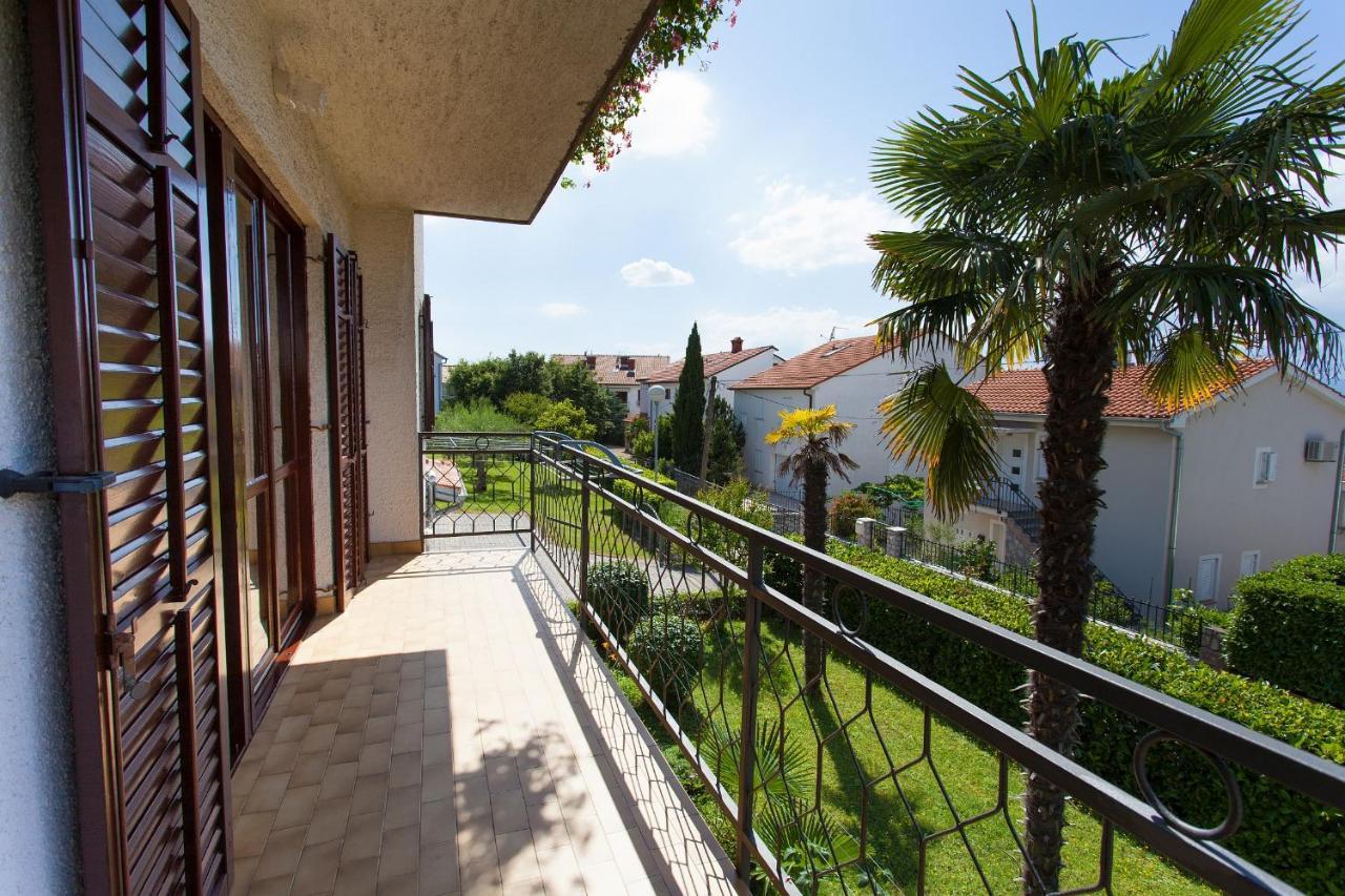 Apartments Nedeljka Малинска Экстерьер фото