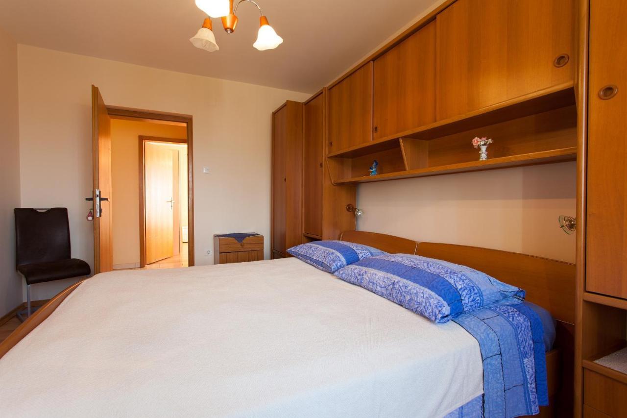 Apartments Nedeljka Малинска Экстерьер фото