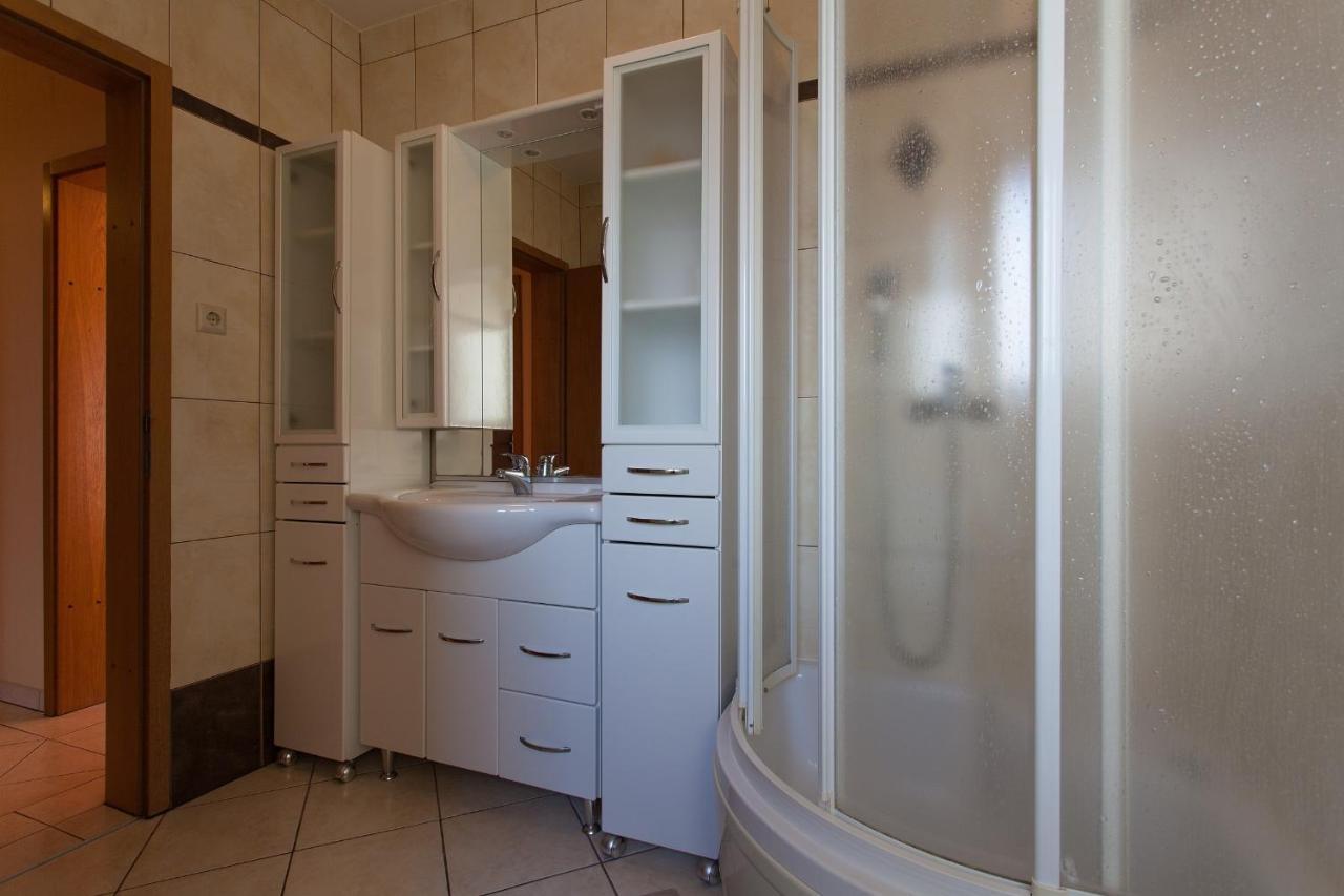 Apartments Nedeljka Малинска Экстерьер фото