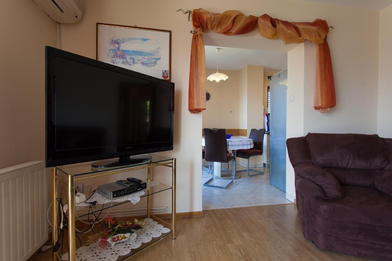 Apartments Nedeljka Малинска Экстерьер фото