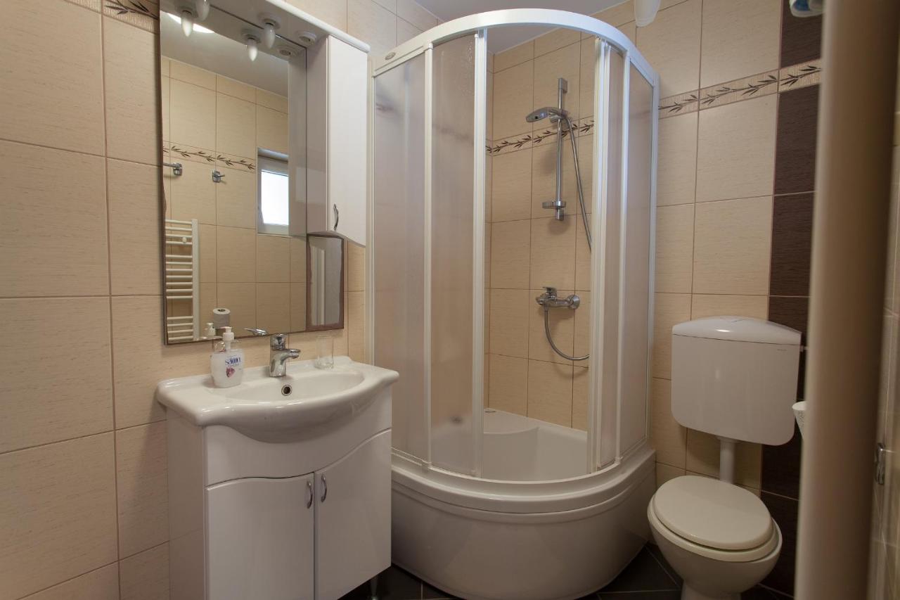 Apartments Nedeljka Малинска Экстерьер фото
